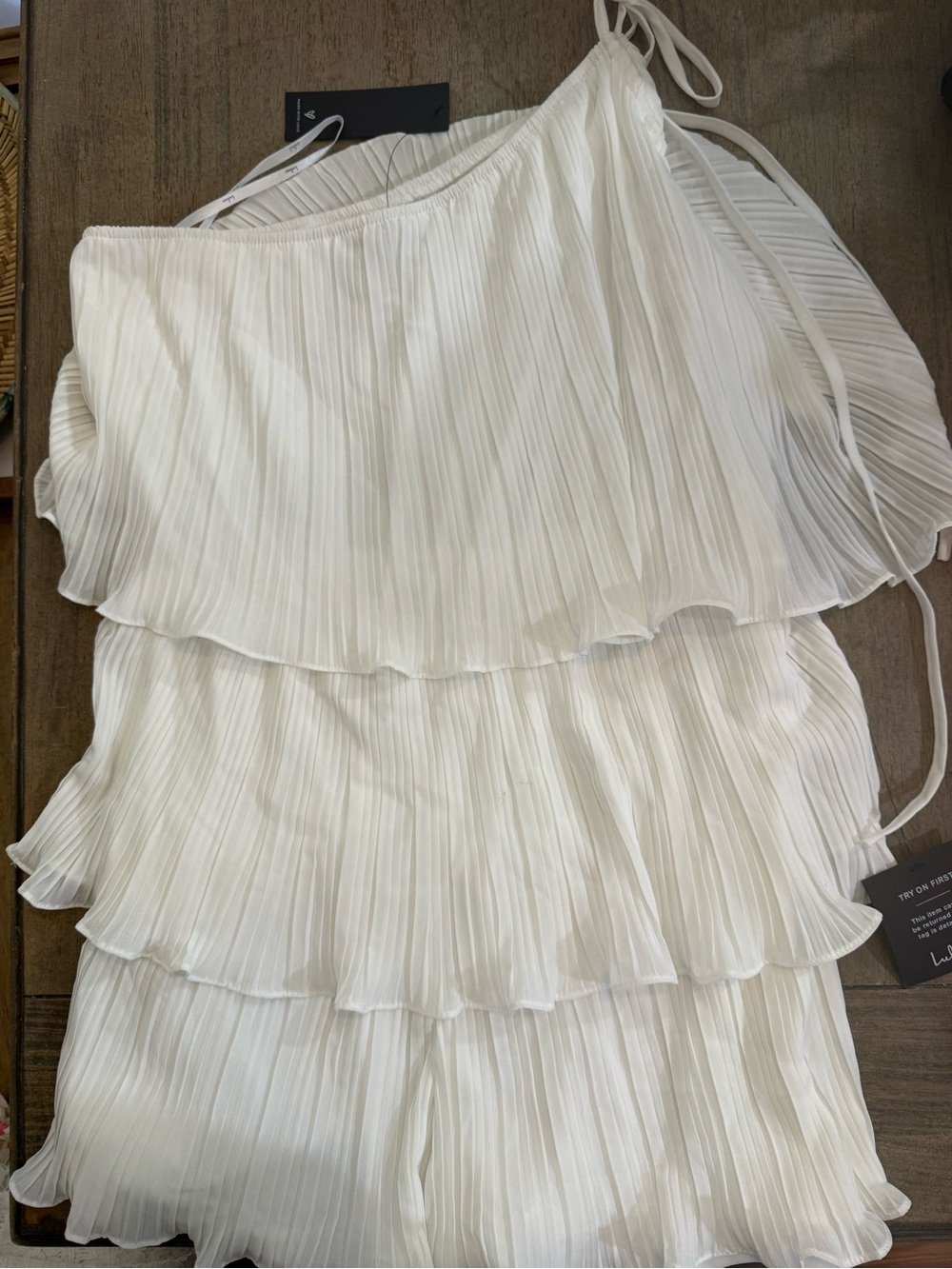 New Women’s Lulus Romper XL